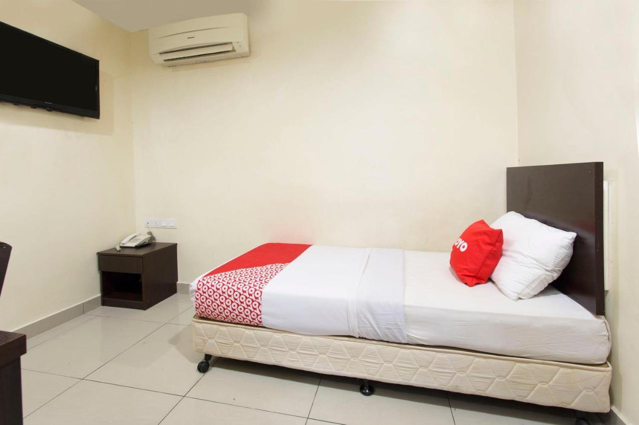 Oyo 89966 Green World Hotel @ Seri Putra Kajang Eksteriør bilde