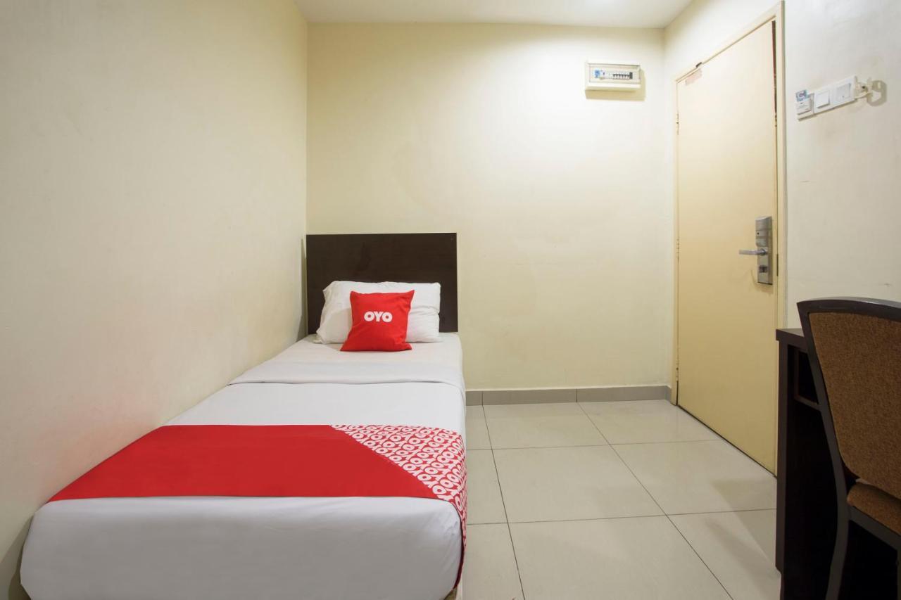 Oyo 89966 Green World Hotel @ Seri Putra Kajang Eksteriør bilde